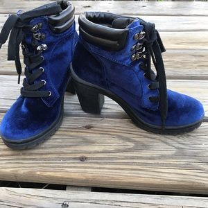 Joe Boxer (8) Blue Velvet High-Heel Allyn Boots